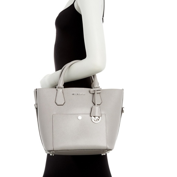 Michael Kors Handbags - NWT Michael Kors Greenwich Leather Large Tote Bag
